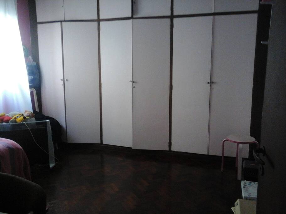 dormitorio con placard