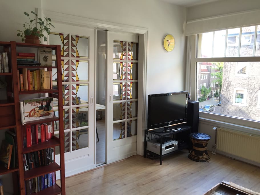 The other side of our living room, use the tv with netflix as you wish!