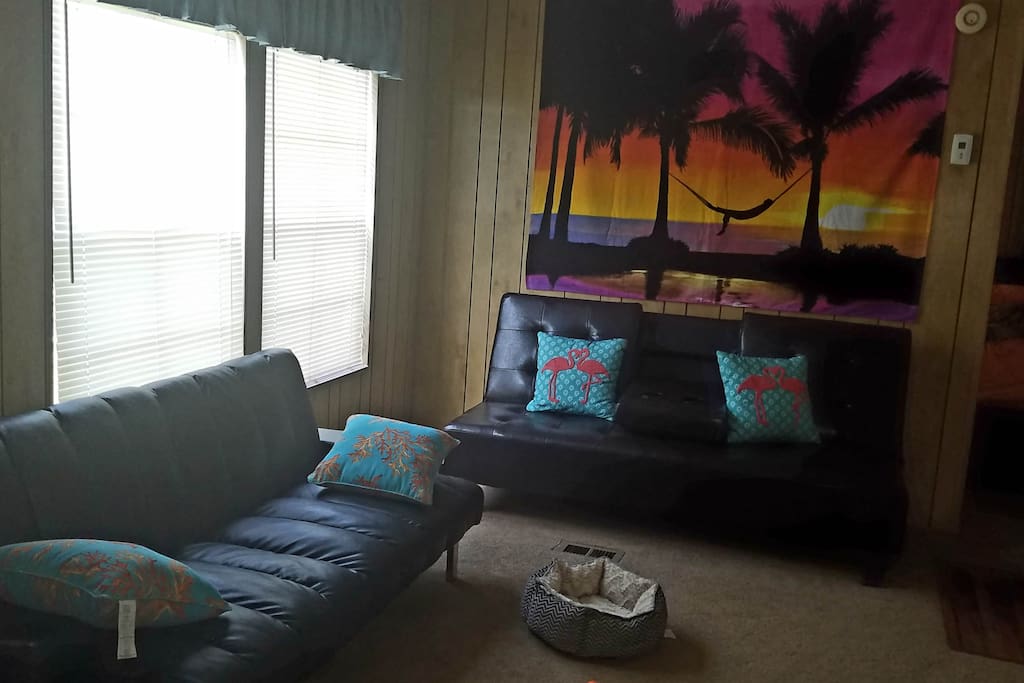 Livingroom with 2 futons