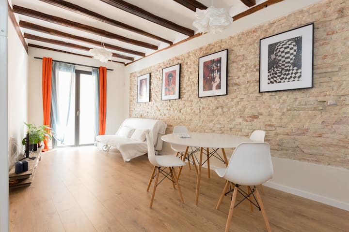 CASTA2 - Romantic apt in the Historic Centre
