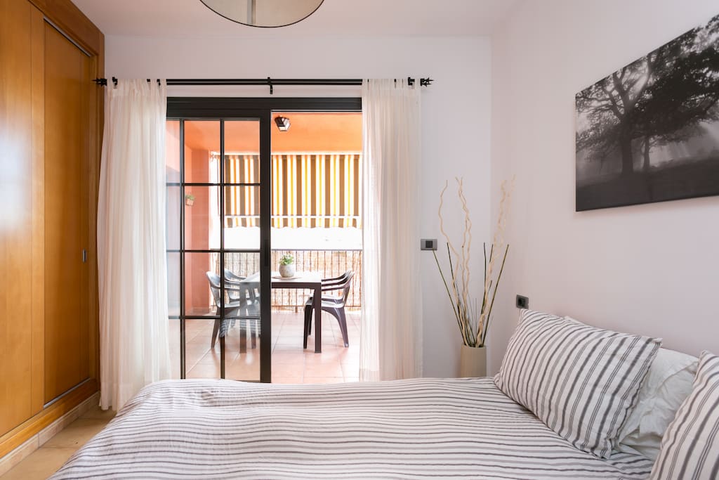 Dormitorio hacia terraza