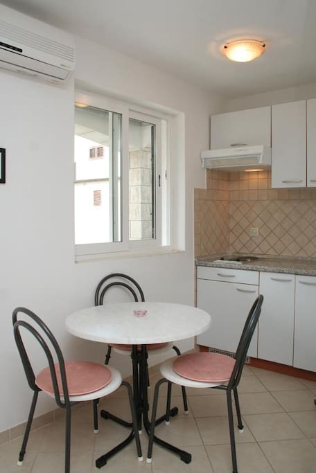 Dining room, Surface: 2 m²