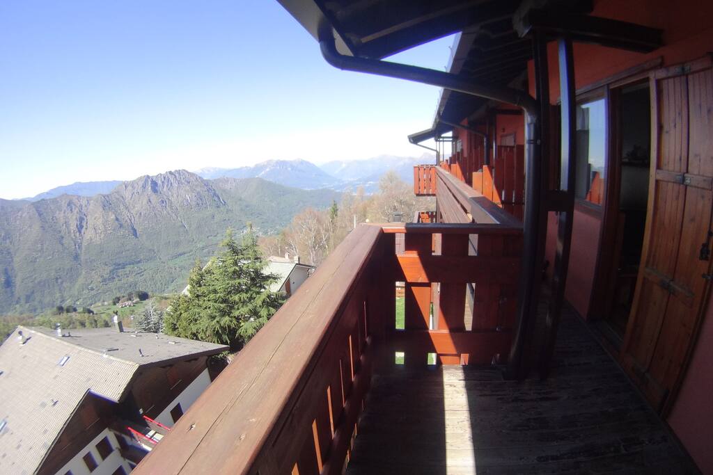 Balcone primo piano con vista panoramica