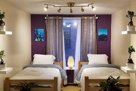 Downtown Apt | Walk to PPG, Conv. Center & more!!!