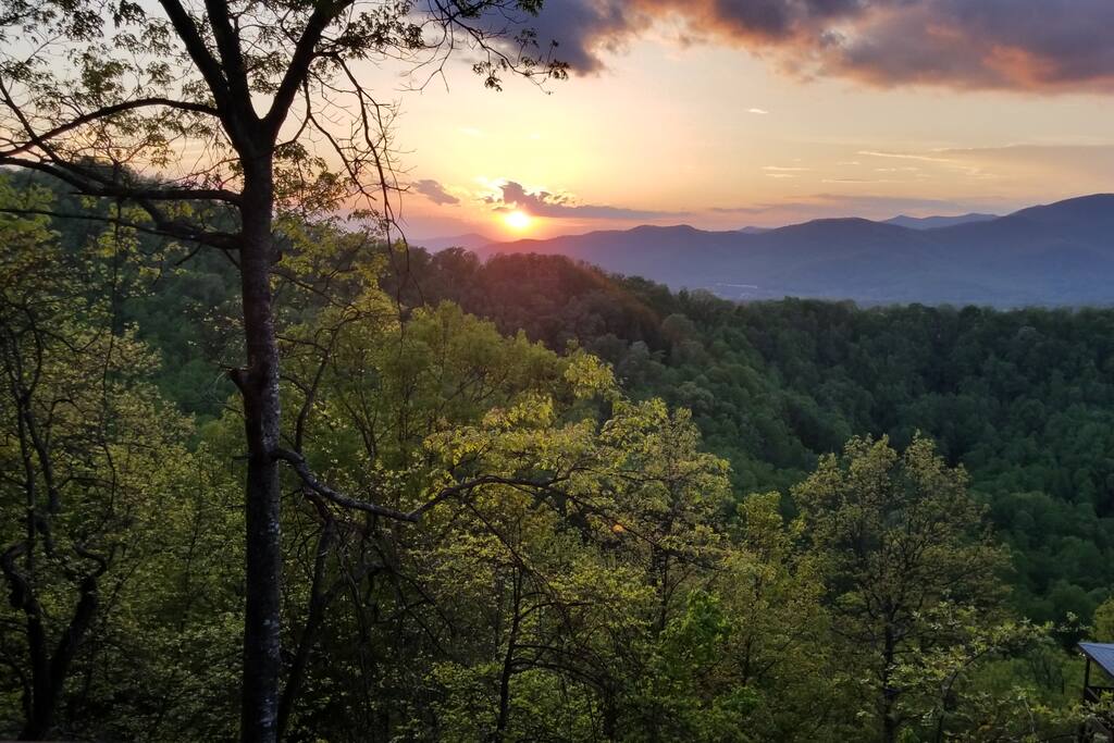 Log cabin, spectacular panoramic view . Cabins for Rent in Black