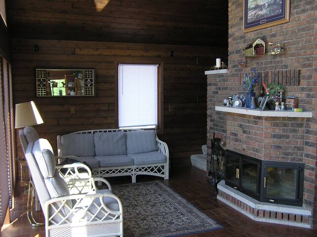 EAGLE HAVEN-Large Private Home Scenic River Views gallery image 4