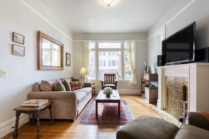 Relax in a Charming Edwardian Flat in Russian Hill