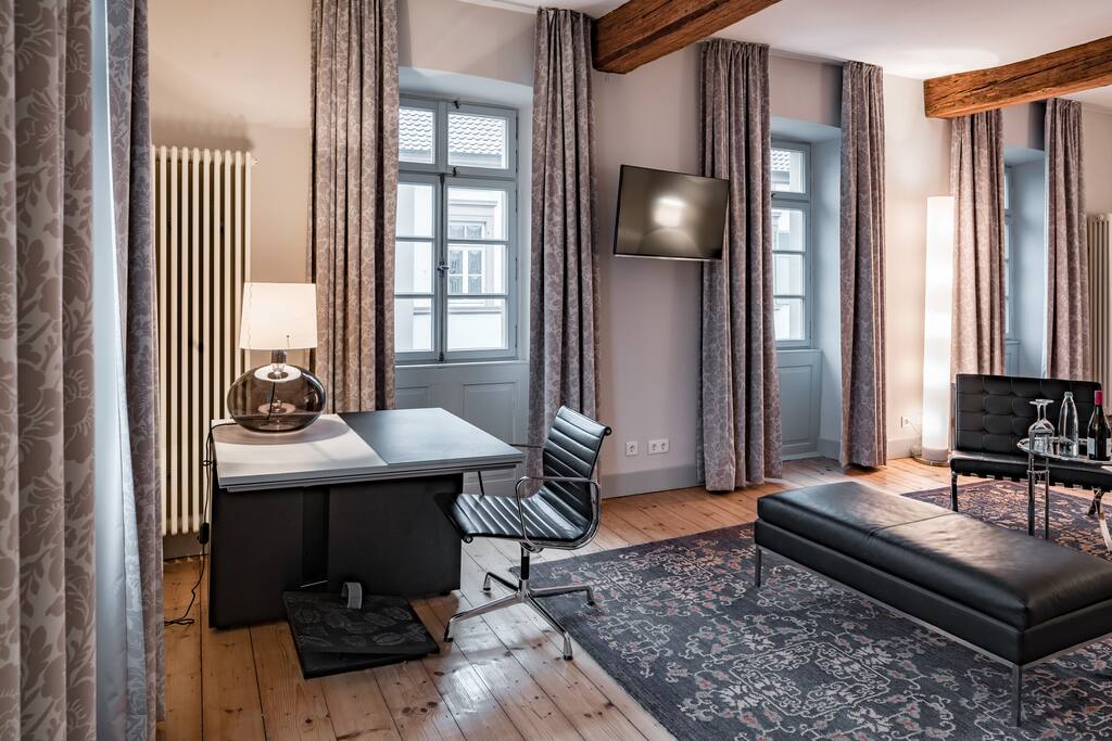 Arbeitsplatz mit Bulo Schreibtisch