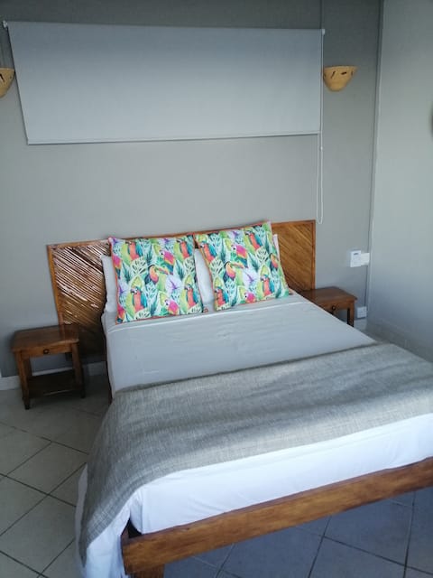 C4 - 1st floor, family room balcony/ ocean view