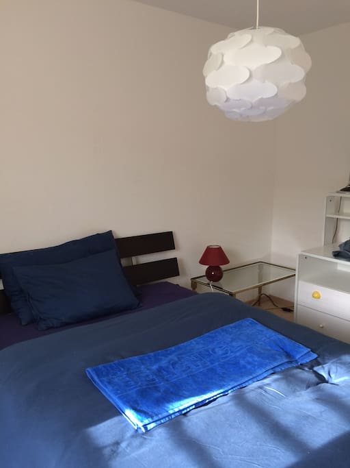 Guest room y.c. Wi-fi, television, in a quiet area...