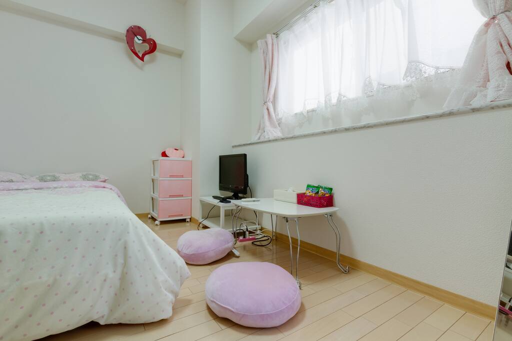 寝室 Bedroom