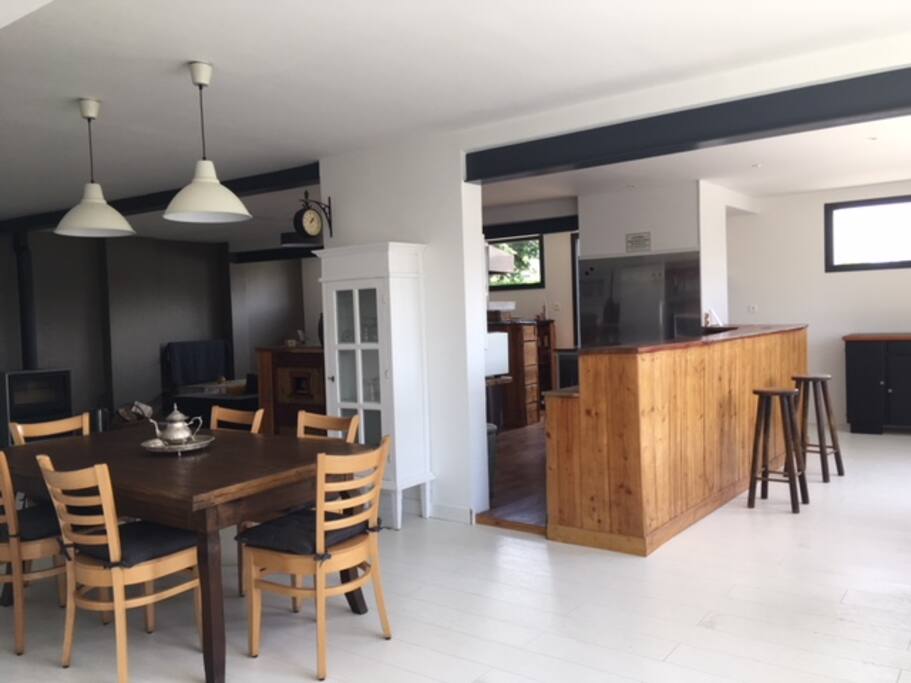 Espace repas & bar