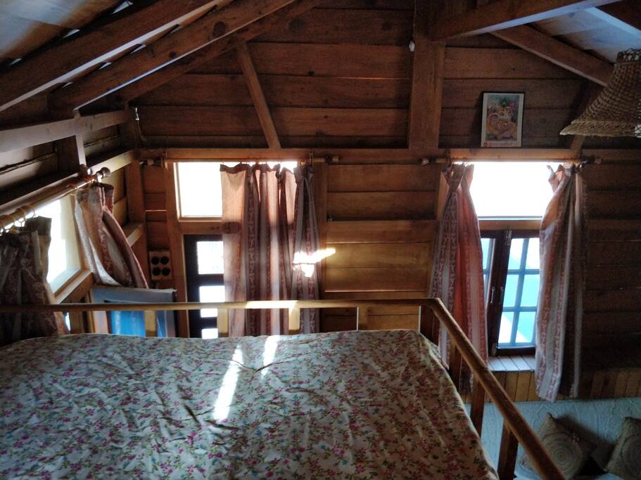 wood house on the roof top, gives the awesome view.