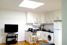 Sunny Fresh Apt. Near The Path & NYC