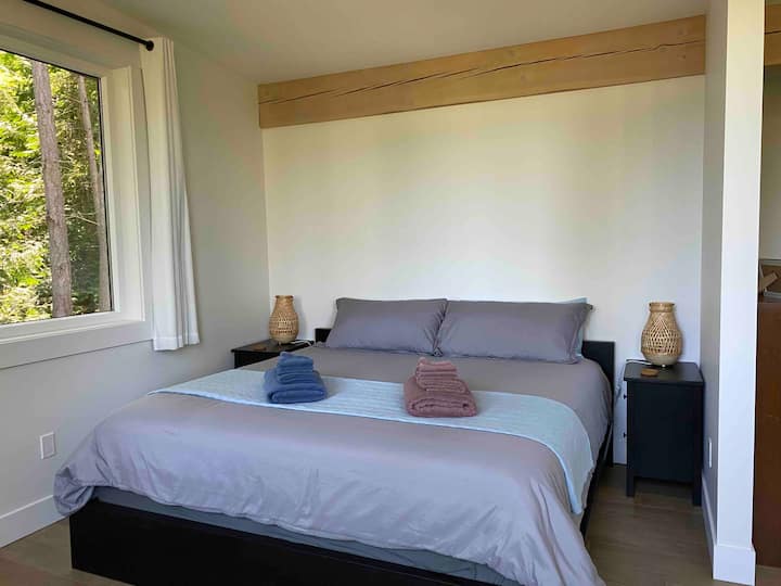 Manželská posteľ na poschodí... super pohodlné! 