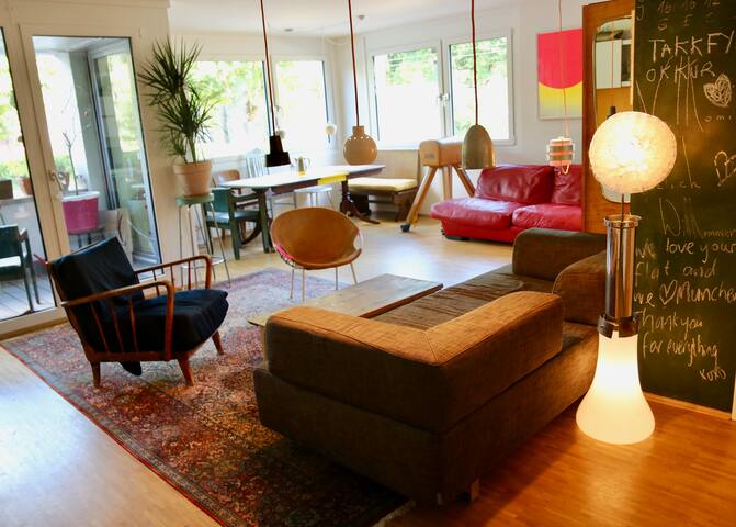 Families welcome: big, sunny flat in Munich center