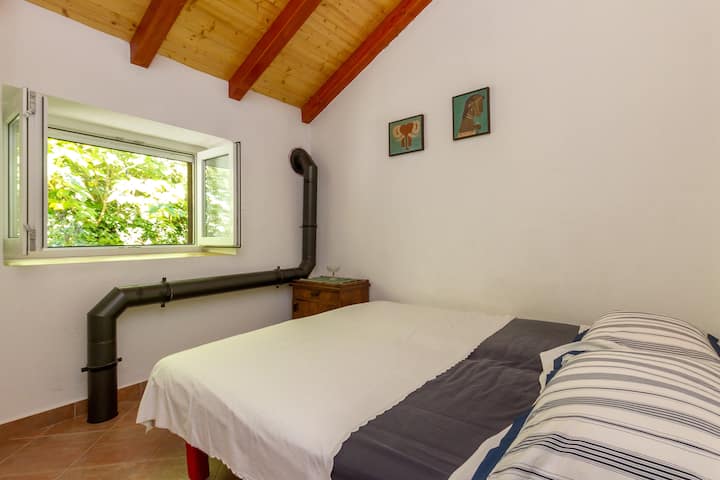 Chambre n ° 2 avec lit 160x200 cm