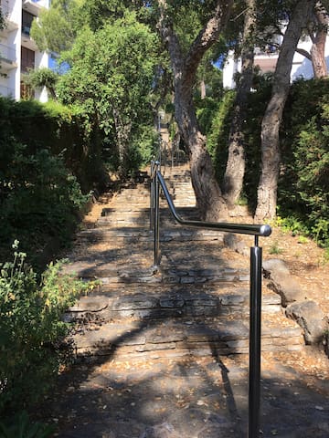 Beautiful 3 bedroom apartment CALELLA facing sea gallery image 3