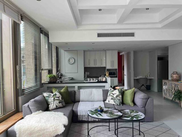 #1103 Cartwright – Oasis on Adderley gallery image 5