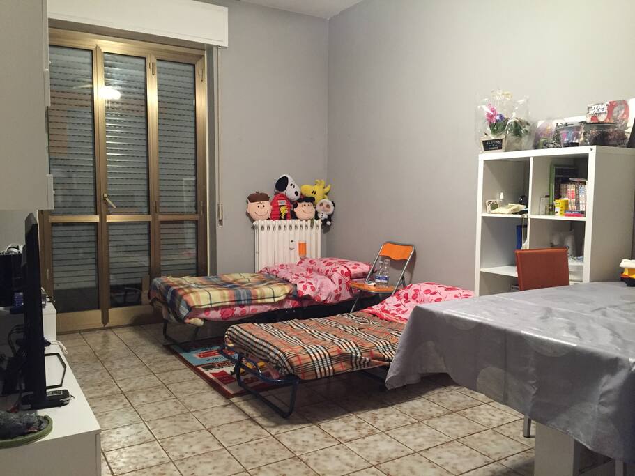 Sala abitabile dove dormite. Per 2 persone. Living room where you are going to sleep. For 2 people.
