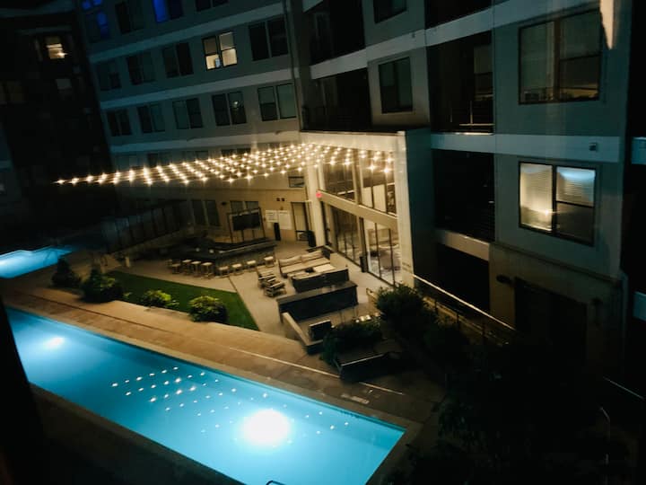 LUXURIOUS SPACIOUS PLACE NEAR TRUIST PARK Condominiums for Rent in