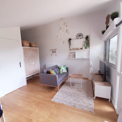 Beau studio indépendant avec terrasse privative