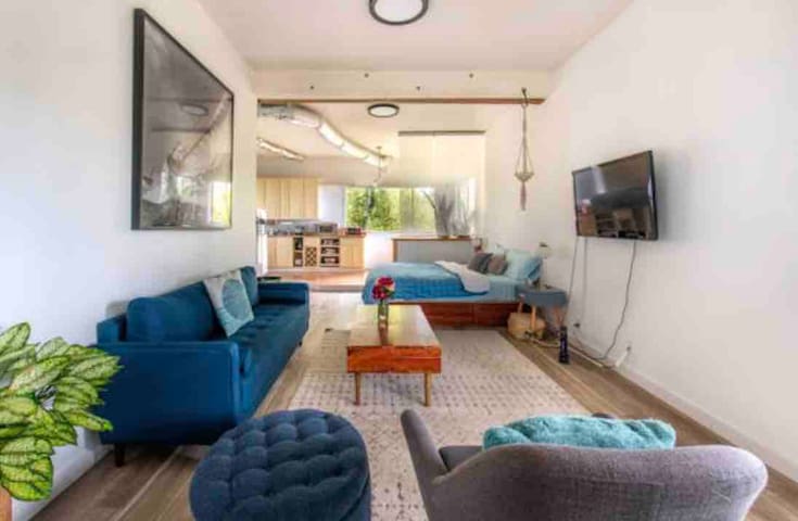 Sweeping bay views 5 bedroom Oakland hills retreat gallery image 5