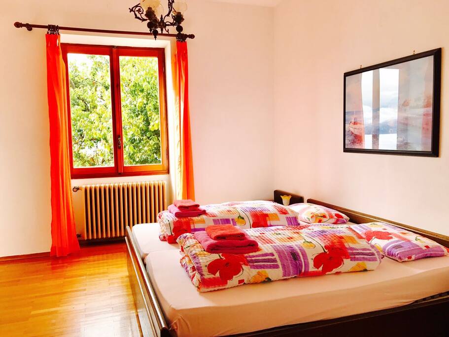 Ampia camera matrimoniale
Doppelbett-Zimmer