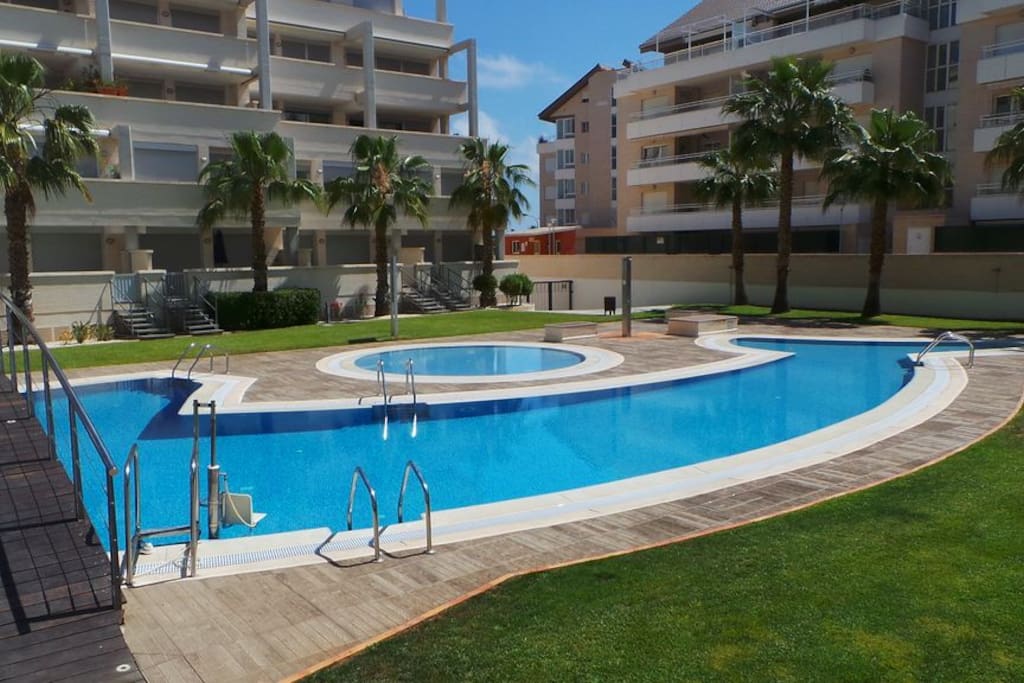 Children's Small Pool With Disabled Pool Lift