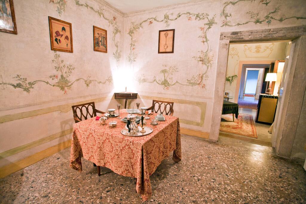 Stanza prima colazione