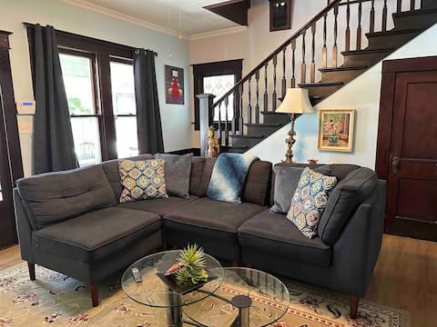 Your Boutique Hideaway in Downtown Taylor