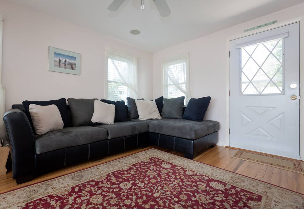 Direct Lakefront On Oxoboxo Lake near Mohegan Sun Cottages for Rent