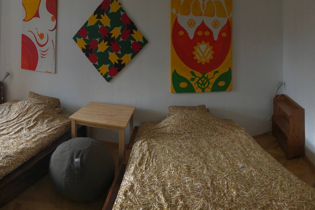 Bedroom with 2 queen-size beds