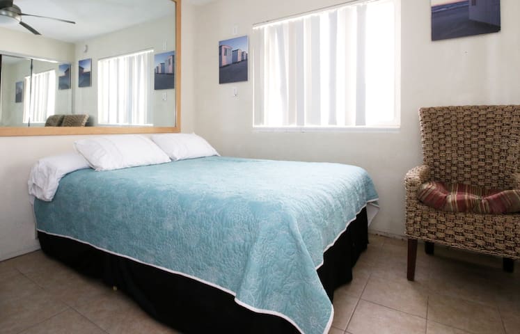 ULTIMATE OCEAN FRONT LOCATION gallery image 2