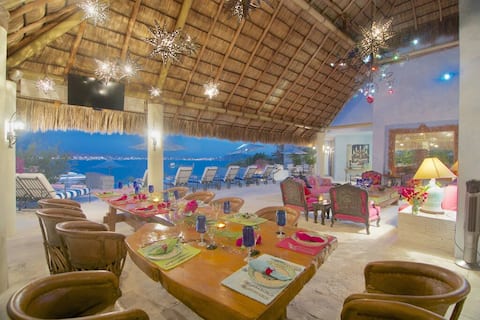 Oceanfront Villa in Upscale Community