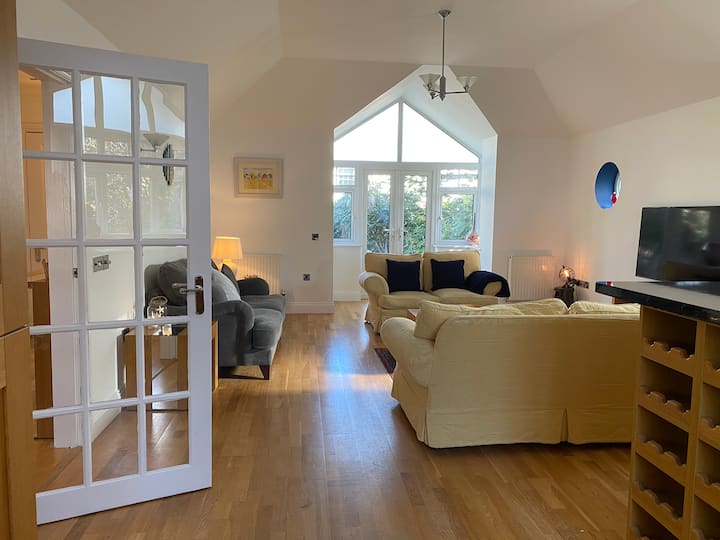 Top 10 Airbnb Vacation Rentals In Southbourne, UK Trip101