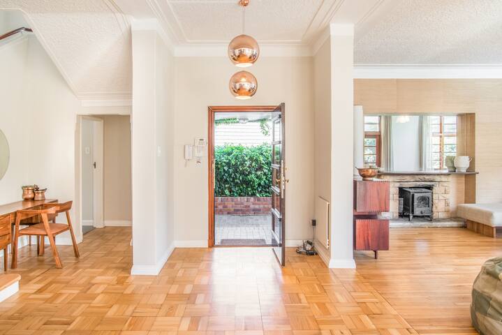 Camps Bay Gorgeous Bright Spacious Home gallery image 2