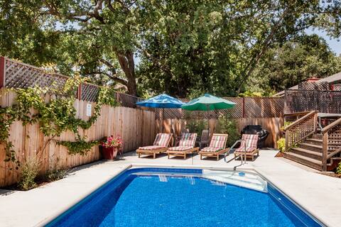Family Home - Heated Pool, Hot Tub, 2 fire places