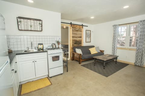 Big Bear Cozy Cabin 1