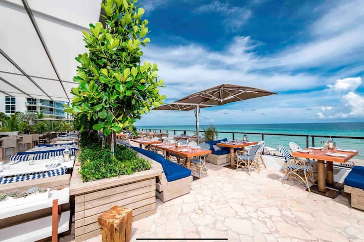Luxury Penthouse In Hallandale W - Hallandale, FL