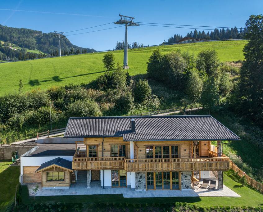 Chalet im traditionellen, österreichischen Stil mit modernen Touch. Direkt in der Wanderregion Schladming.