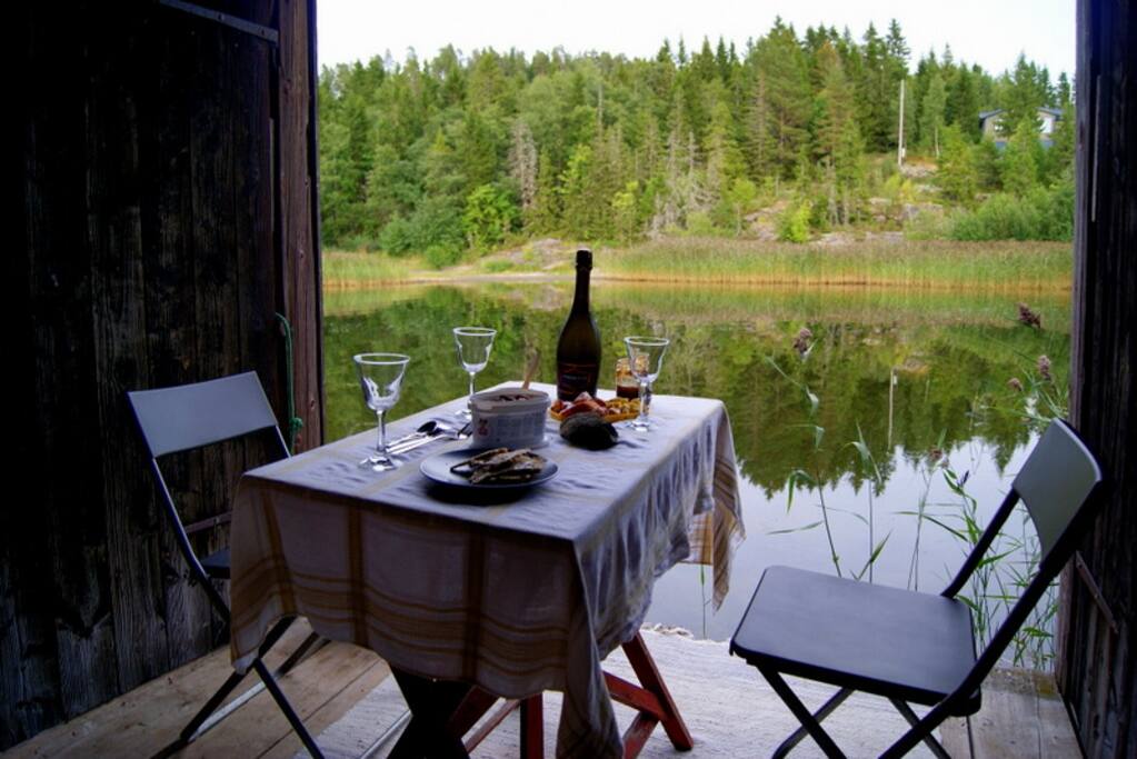 Dinner indoors by the water...