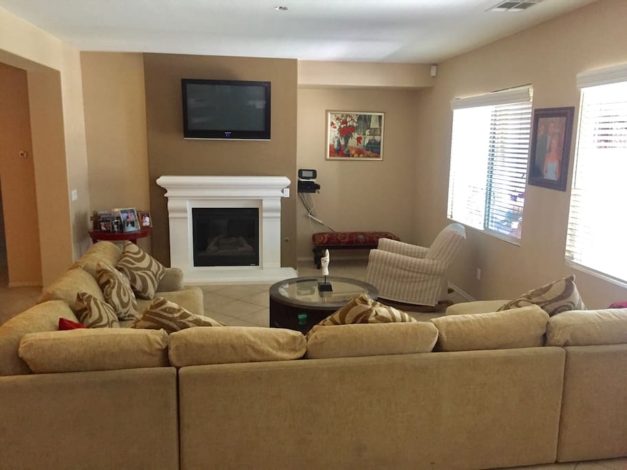 Living room with tv access to Wii, DIRECTV, Netflix, and Amazon Prime