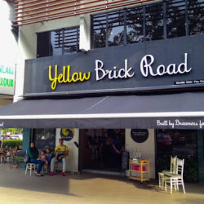 15 minutes walk to satisfy your western cravings for breakfast