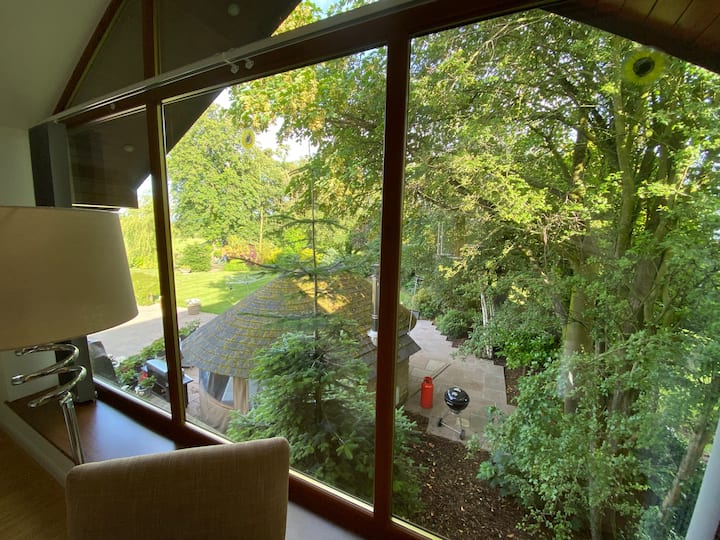 Lovely 1 Bedroom Garden View Appartment - Lancashire