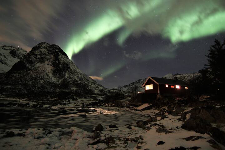 Cabin by the sea with amazing view