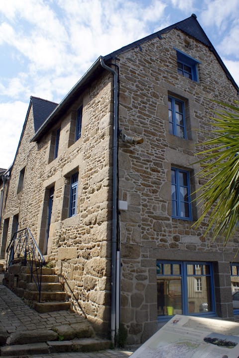 House in the heart of Moncontour