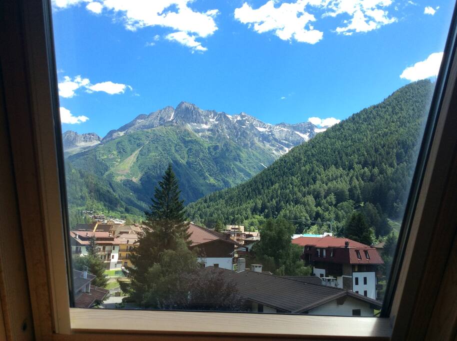 vista sul Castellaccio dalla camera
