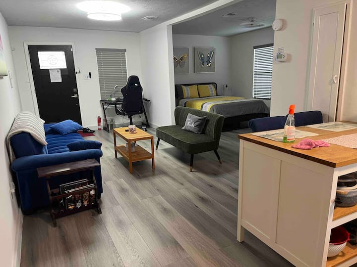 Med-cent/downtown 1/1 Bed Efficiency Second Floor - Houston, TX