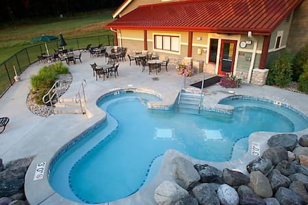 Christmas Mountain Village-2BR Cottage